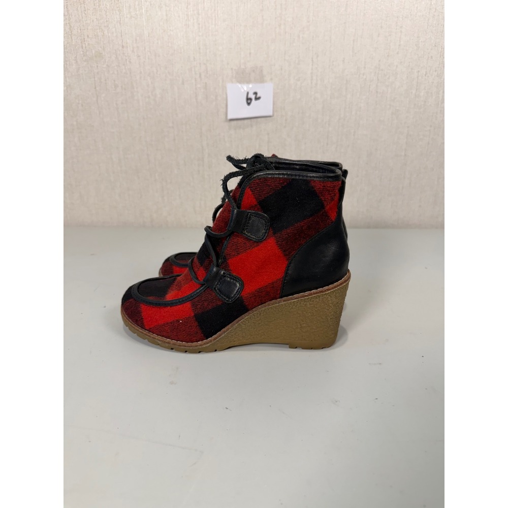 GH Bass Teresa Buffalo Plaid Wedge Ankle Boots Red Black 6M 71-21819